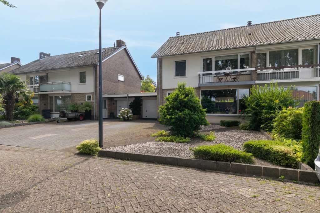 Woning te koop: Blyde Incomstelaan 8 Waalwijk - Allround Makelaardij