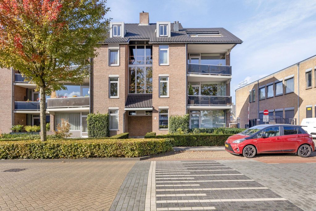 Woning te koop: Mr. van Coothstraat 2b Waalwijk - Allround Makelaardij